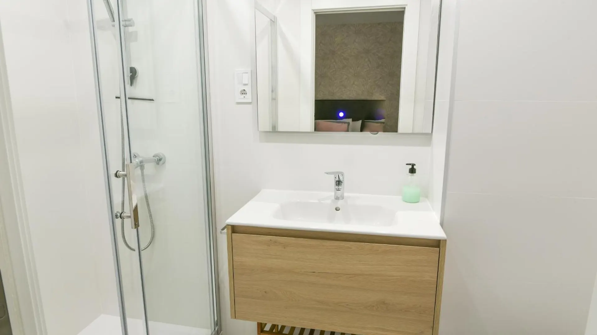Magnificent- 2Bd 2Bth- City Center Malaga Spain