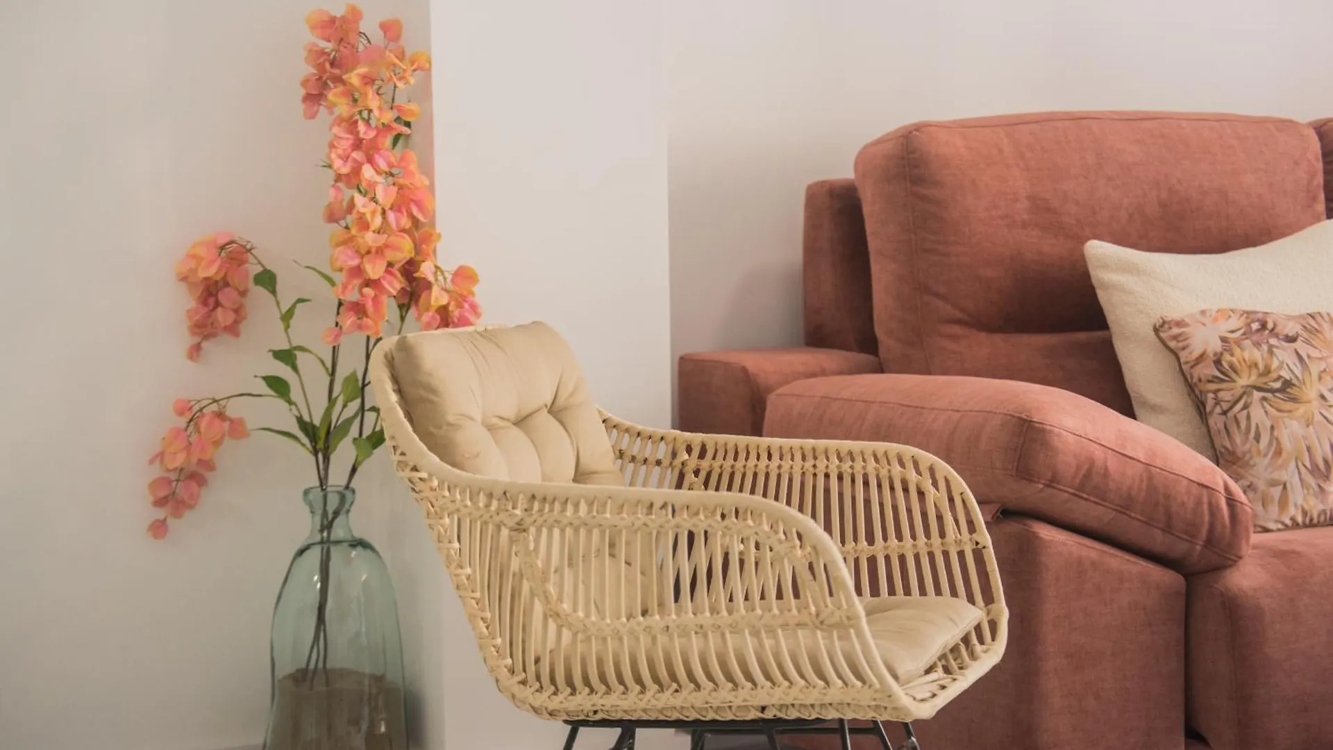Magnificent- 2Bd 2Bth- City Center Malaga Apartment